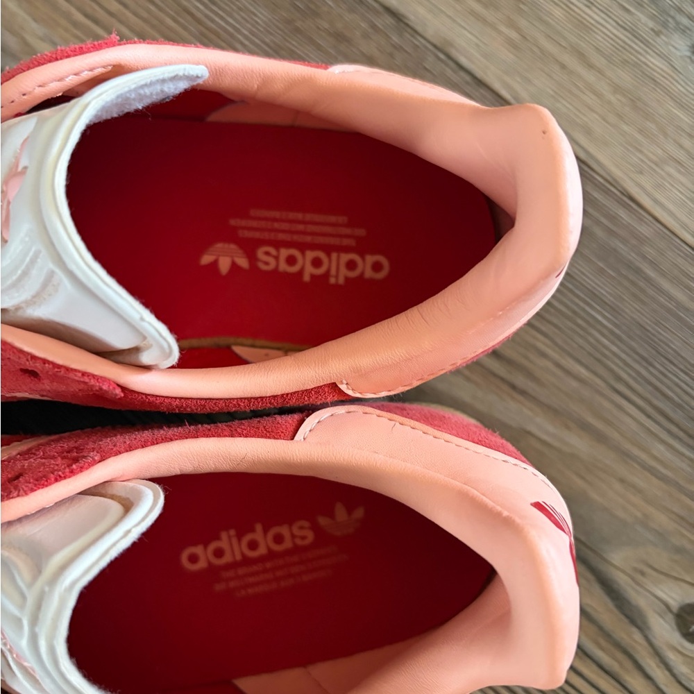 adidas Originals Gazelle sneakers in red and pink - Picture 10 of 11